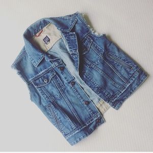 Gap vest
